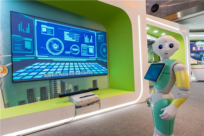 台電智慧電網展示場設置有導覽機器人Pepper 簡介各展區特色