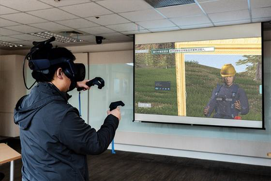 In recent years, Taipower has integrated digital technology into professional technical training by simulating various power operation scenarios through virtual reality (VR), significantly enhancing hands-on training outcomes for trainees.