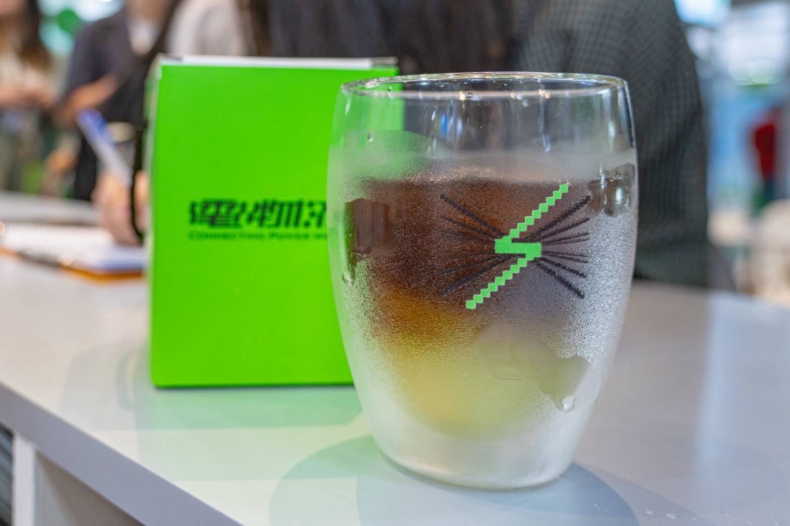 Once you complete the Greenverse interactive experience at the booth, you get a chance to try coffee specially blended with a 30% sugar cane/70% Americano mix – a drink that symbolizes the concept of 30% Renewable Energy. Put together, it all adds up to an immersive experience for the eyes and tastebuds alike.