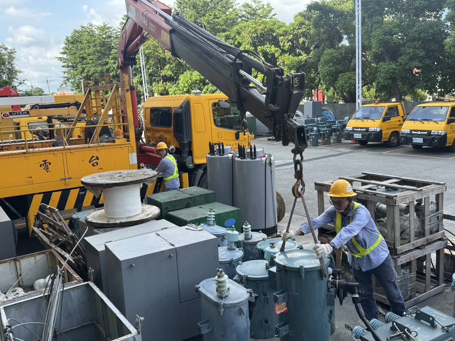 因應楊柳颱風進逼,台電已完成防災設備及備料盤點作業,動員全台搶修人力、備妥車輛與機具待命,全力嚴防颱風災情。