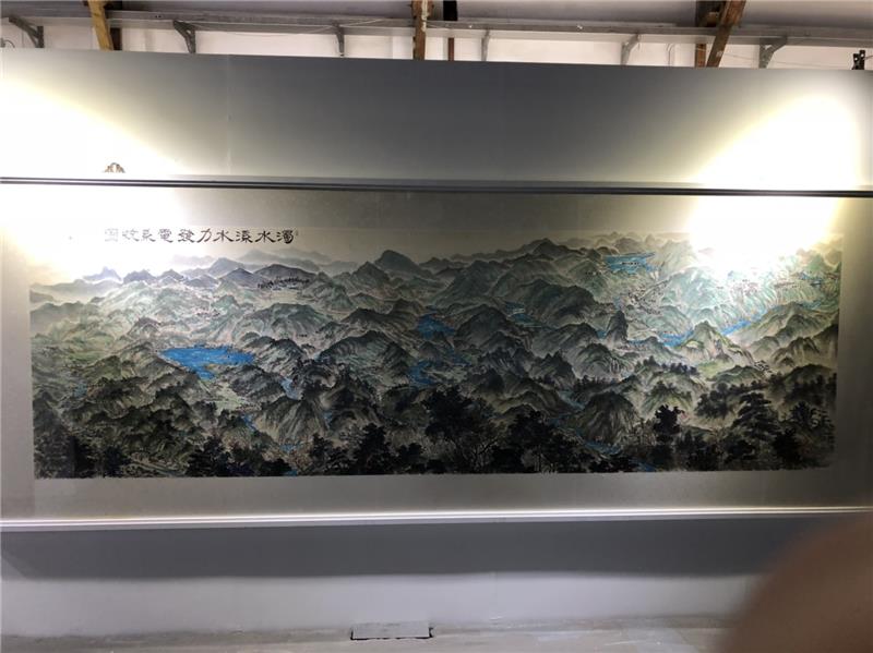 現場展出藝術家陳銀瑞繪製濁水溪水力發電系統圖