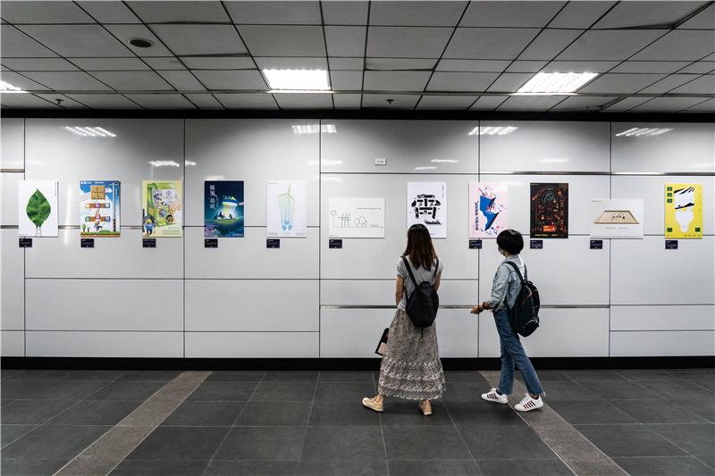 第21屆台電「瓩設計獎 kW Design Award」競賽日前公布得獎名單，作品除了公開於官網，同步也在臺北車站一樓西側迴廊展出